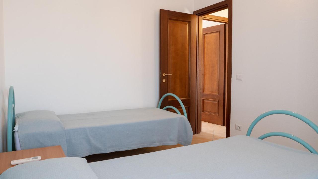 Casa Vacanza La Suaredda San Teodoro  Buitenkant foto